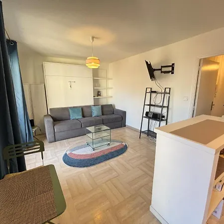 Apartmán Cozy With Balcony - Garibaldi Port