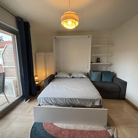 Cozy With Balcony - Garibaldi Port