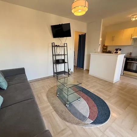 Cozy With Balcony - Garibaldi Port Apartmán *