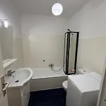 Cozy With Balcony - Garibaldi Port Apartamento *