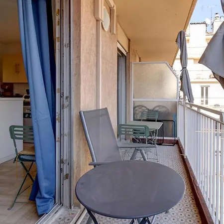 Cozy With Balcony - Garibaldi Port