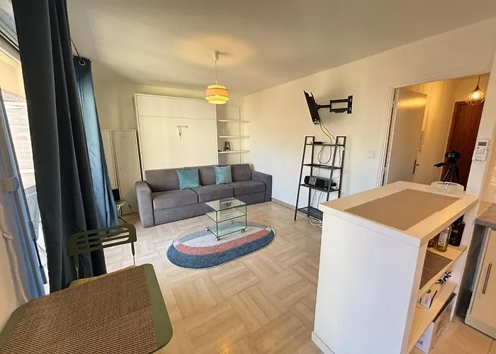Apartmán Cozy With Balcony - Garibaldi Port