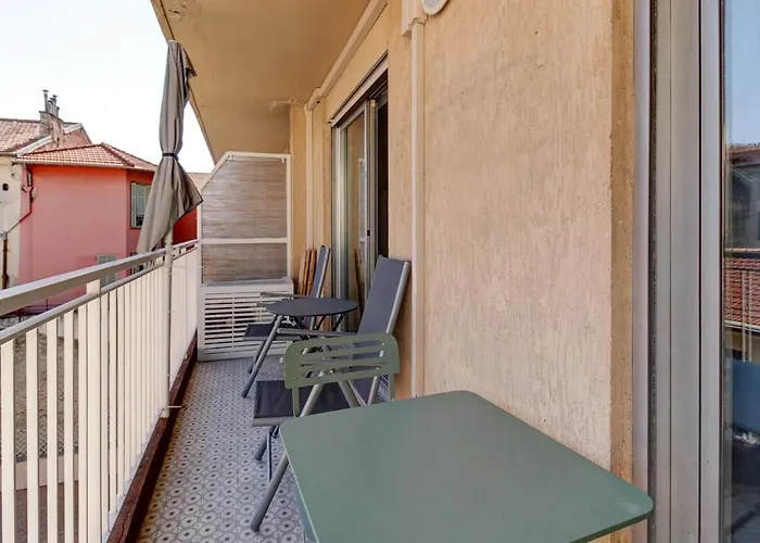 Cozy With Balcony - Garibaldi Port *