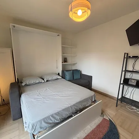 Cozy With Balcony - Garibaldi Port Apartament Nicea