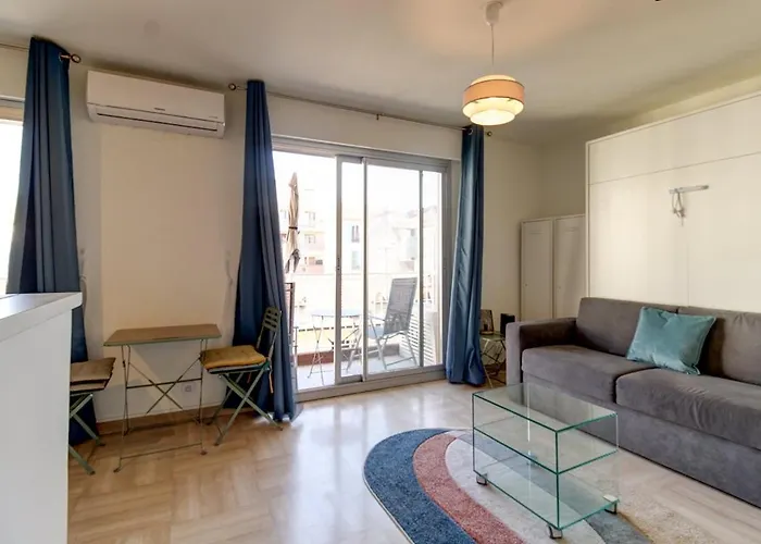 Cozy With Balcony - Garibaldi Port Nice